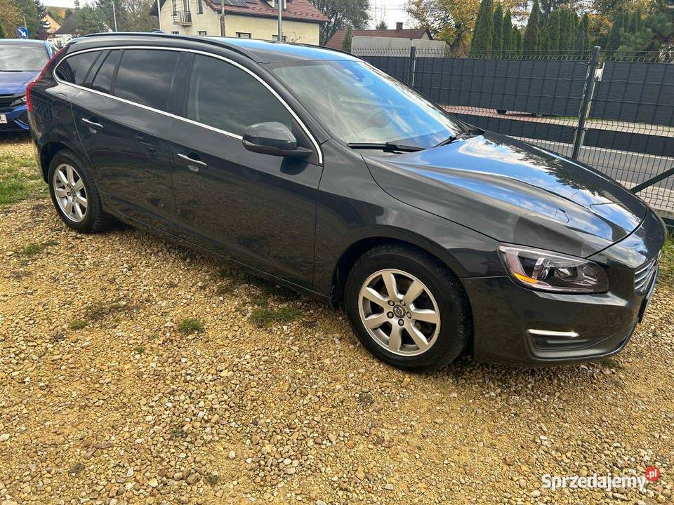 Volvo V60 Lift D2 super stan niski przebieg Huta Komorowska