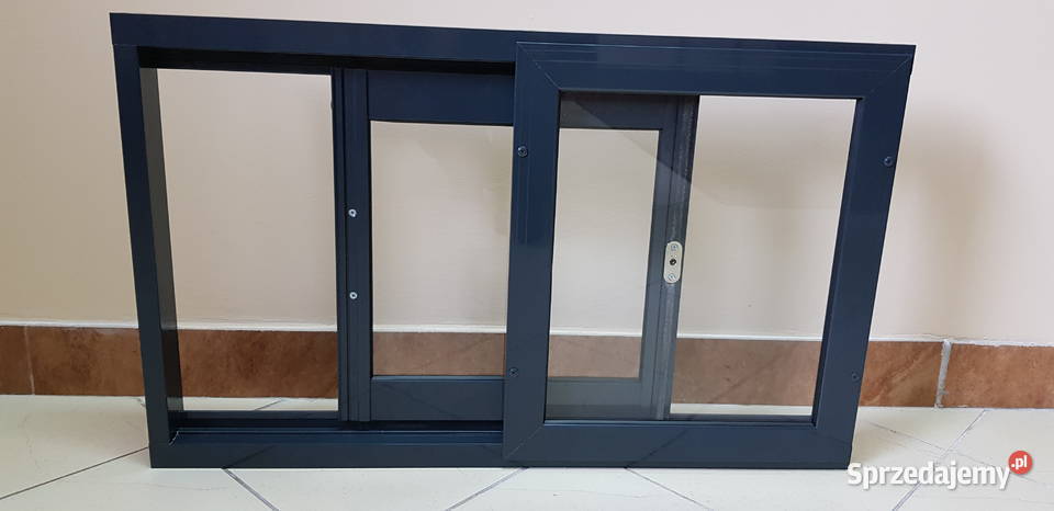 okno przesuwane w bok do baru kontenera lokalu Dom i Ogród Szczecin