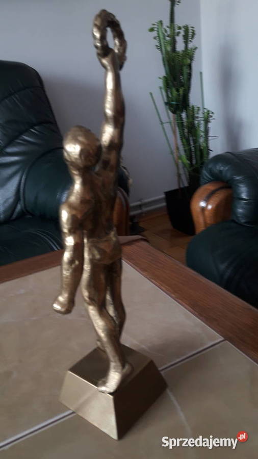 Statuetka olimpijczyk z laurem mosiądz pełny Janów Lubelski
