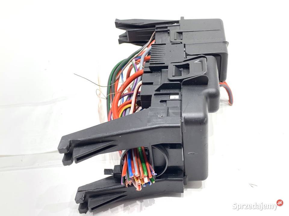 SKRZYNKA BEZPIECZNIKÓW VOLVO V60 I Kombi 1018 20 Skrzynki bezpieczników