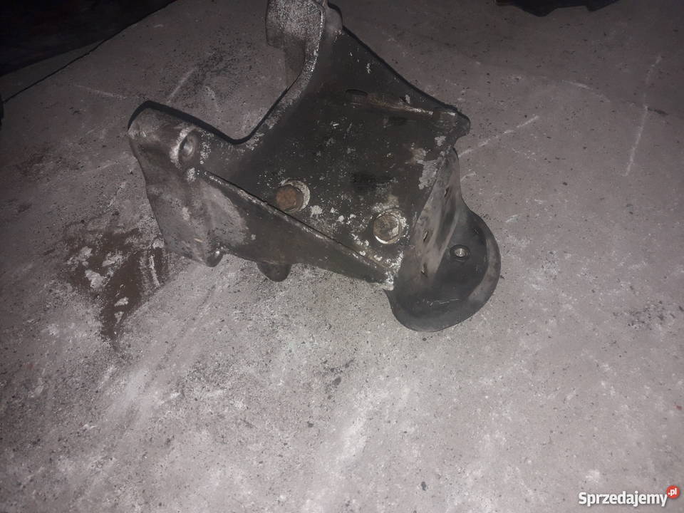 UCHWYT PODUSZKI SKRZYNI MERCEDES 6682420502 811 sprzedam