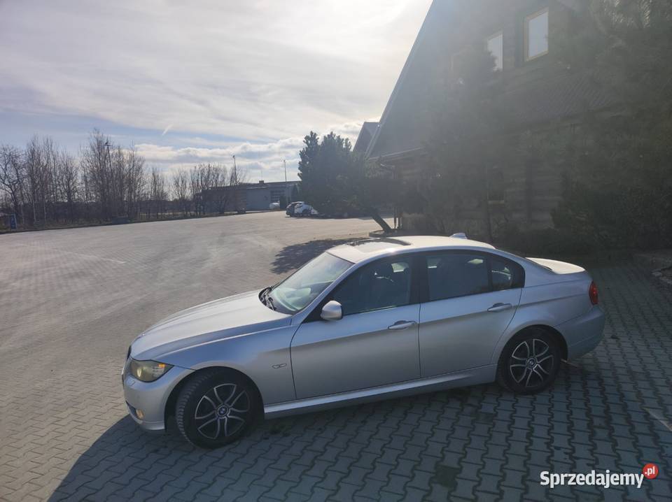 BMW E90 320i benzyna