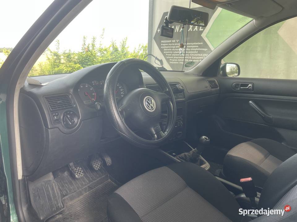 Golf 4 14 benzyna Śliwno sprzedam