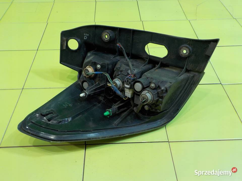 SUBARU FORESTER III 10r 5D lampa prawa tyl Lampy tylne Suków sprzedam