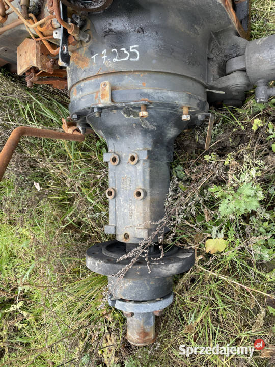 Holland T7235 obudowa osi 87307353 Pozostałe Jastrzębniki sprzedam