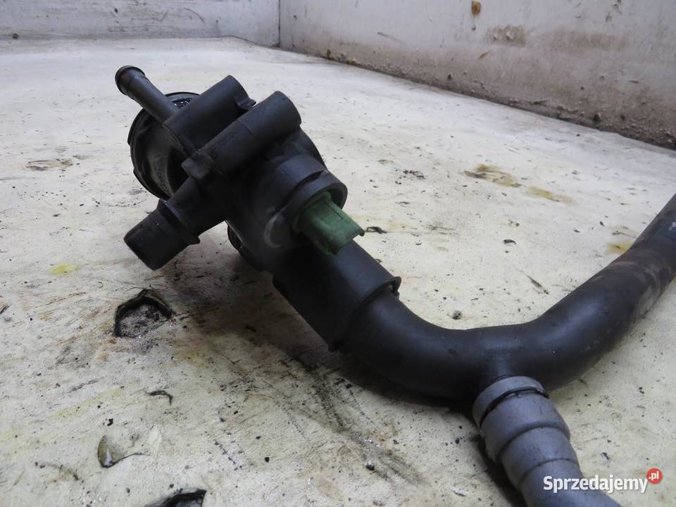 OBUDOWA TERMOSTATU WĄŻ WODY KUGA MK2 20 TDCI Osłony i zaślepki