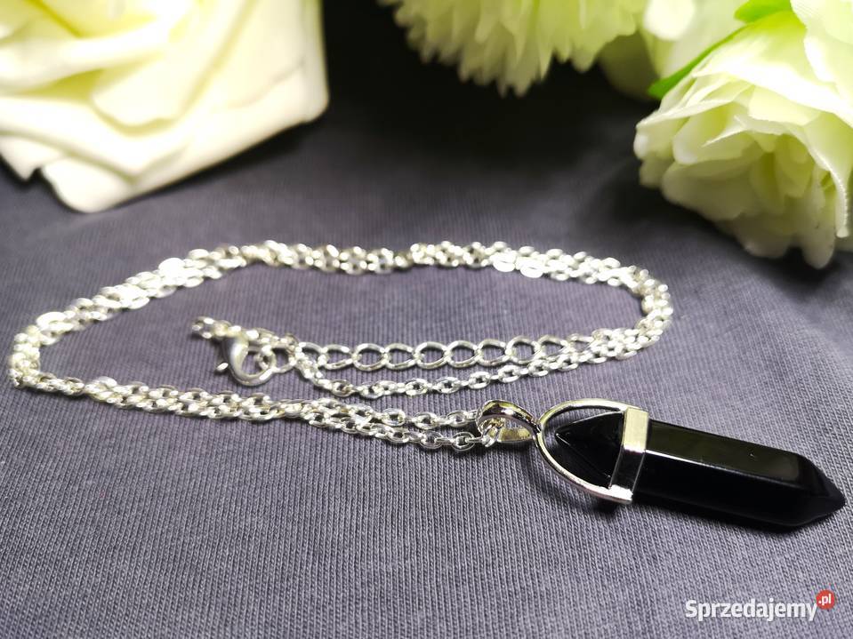 Naszyjnik z czarnym kryształem