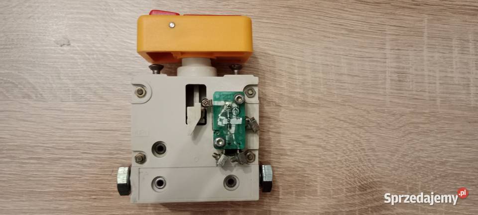 Wyłącznik awaryjny bezpieczeństwa jungcheinrich Kadłub