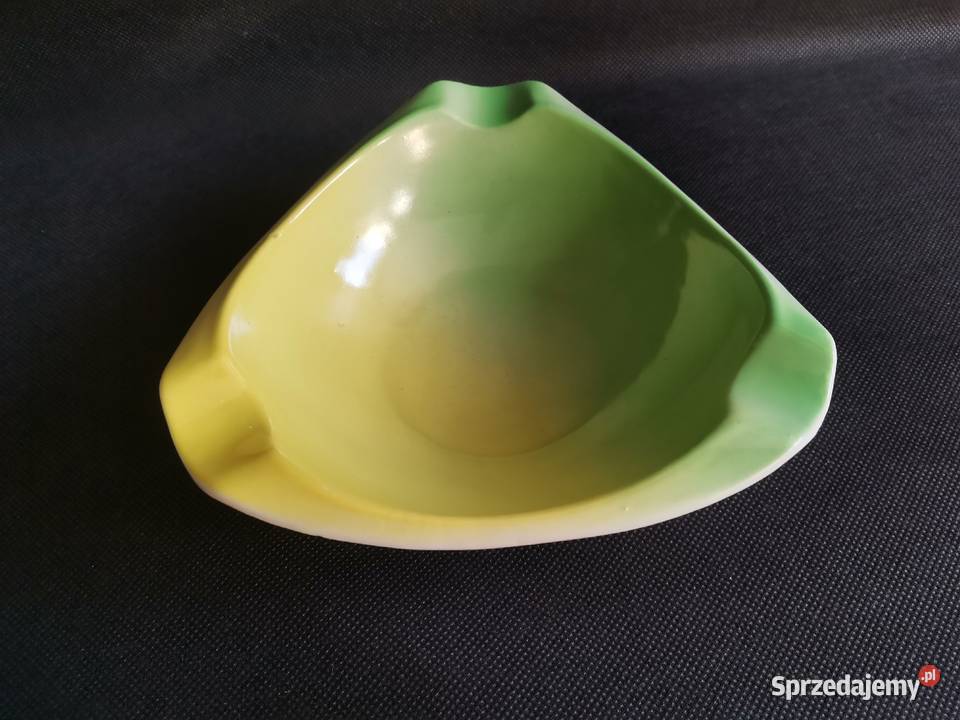 Stara nieużywana popielniczka porcelana Ćmielów Katowice