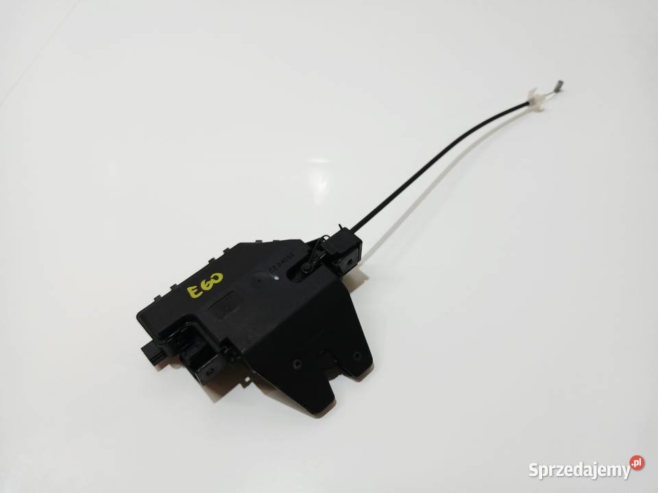 ZAMEK KLAPY BAGAŻNIKA BMW E60 E90 OE 8196401 Strzyżewice