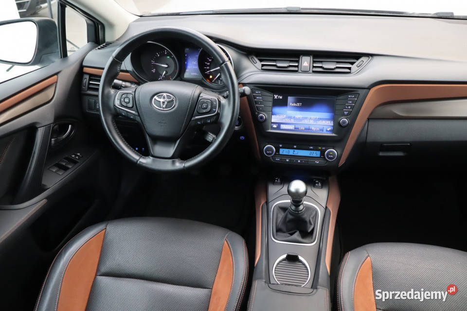 Toyota Avensis 20 D4D światła przeciwmgielne