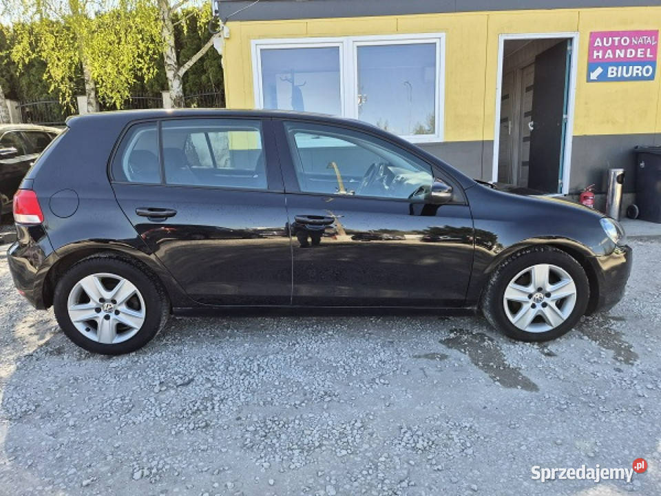 Volkswagen Golf Super wyposażenie 16Mpi Model światła przeciwmgielne