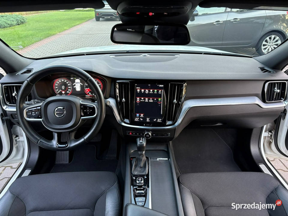 Volvo V60 20 T5 250 Podgrzewane fotele i serwisowany w ASO Lipówki