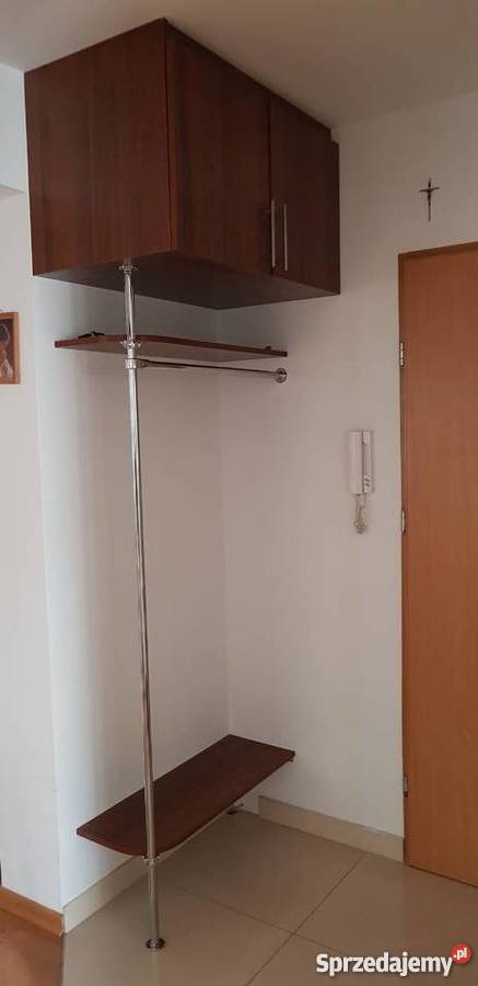 Zabudowa przedpokoju drzwi przesuwane z lustrem Warszawa