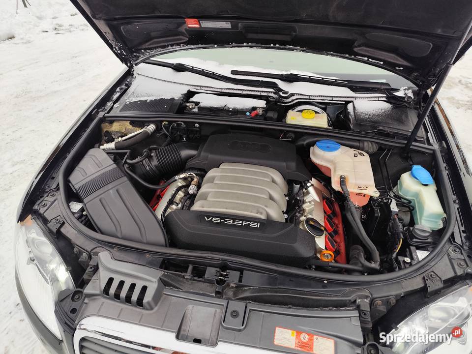 Audi A4 32 V6 255Nowy rozrząd Niski przebieg światła do jazdy dziennej Bełcząc