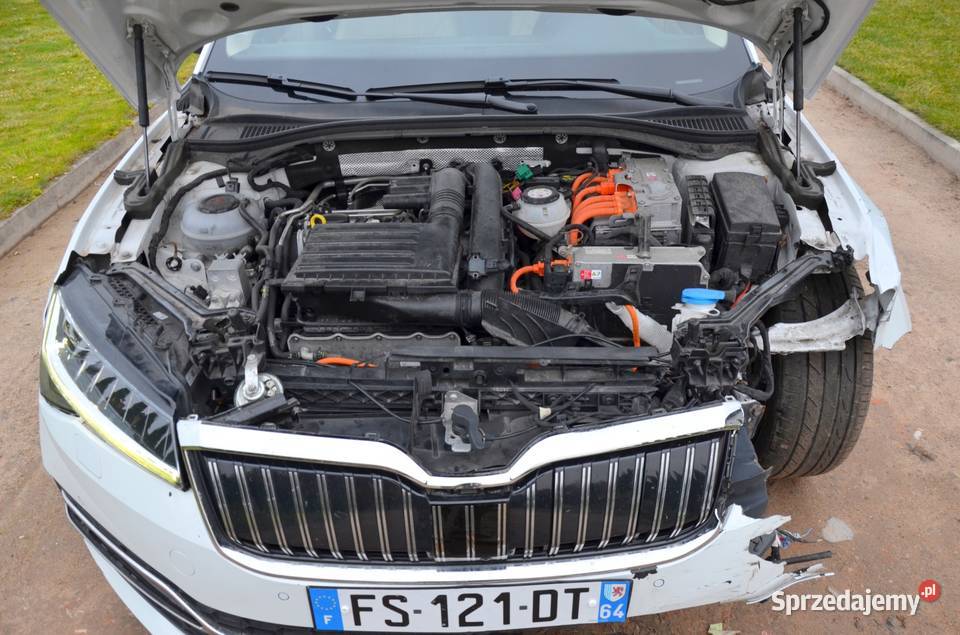 Skoda Superb 14 TSI PlugIn Hybrid LaurinKlement Sedan / Limuzyna Superb Škoda Turek