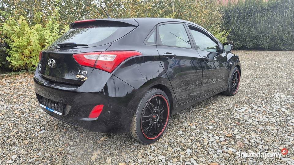 HYUNDAI I30 16 135 OPŁACONY BEZWYPADKOWY wspomaganie kierownicy i30 Rzeszów sprzedam