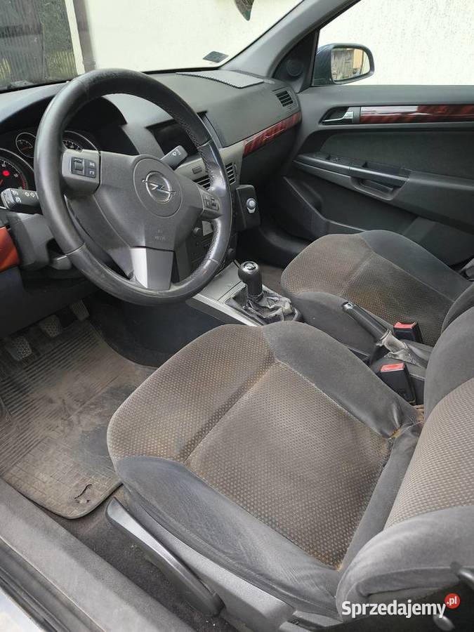 Opel Astra H Kombi Elegance 19 CDTI 120 2005 r Koło sprzedam