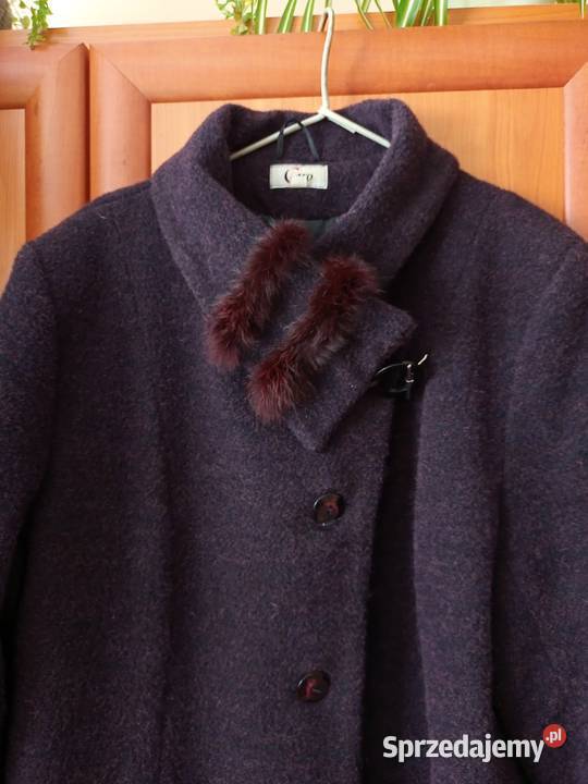 Długi płaszcz ocieplany