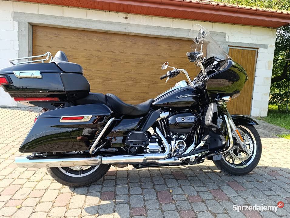 Harley Davidson Road Glide Ultra FLTRU 107 M8 Czarna