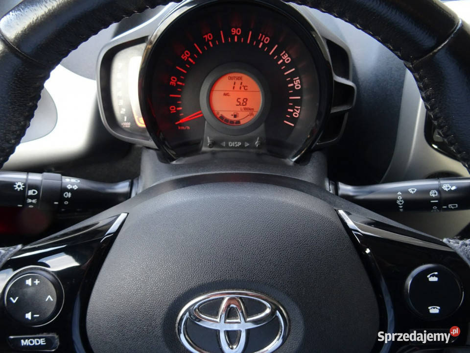 Toyota Aygo 10 VVI XPLAY Samochód w super stanie