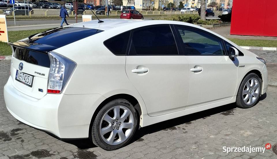 Toyota Prius 3 welurowa tapicerka Prius Samochody osobowe