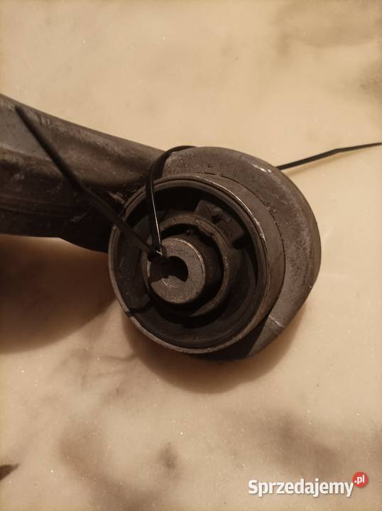 4G0407695 Audi A4 B8 A6 C7 Wahacz lewy przód Skoczów