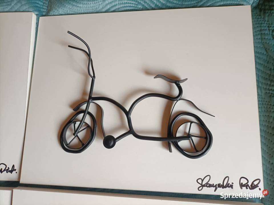 Rowerki ręcznie wykonane z metalu na płycie Radom