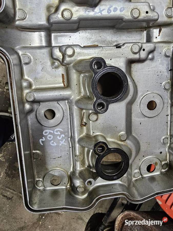 Suzuki GSX 600 f katana pokrywa zaworów zaworowa Części i akcesoria motocyklowe Jelenia Góra