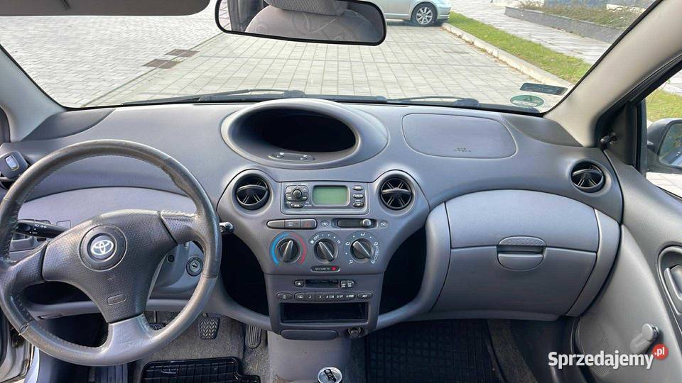 Toyota yaris 10 2000 Częstochowa