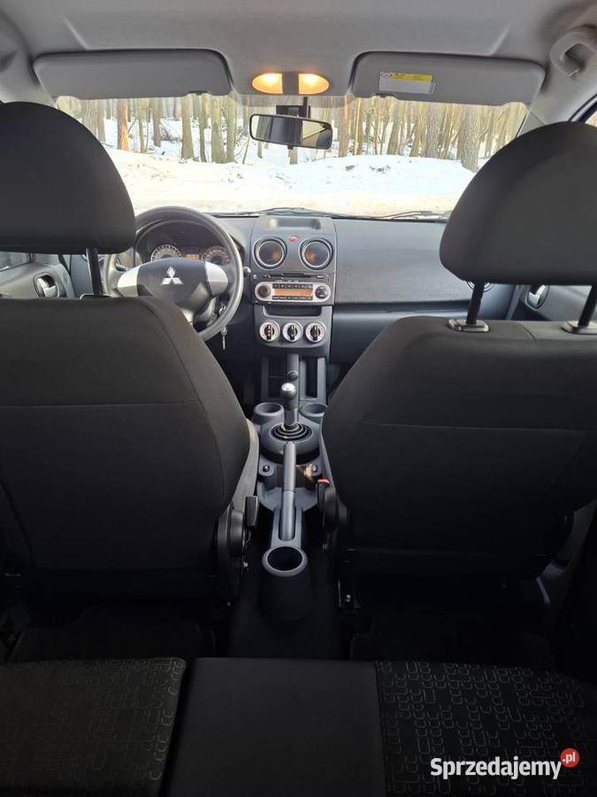 Sprzedam Mitsubishi colt niski przebieg garażowany sprzedam