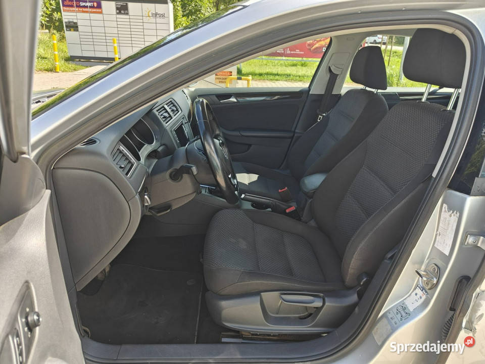 Volkswagen Jetta A6 2010 gniazdo USB