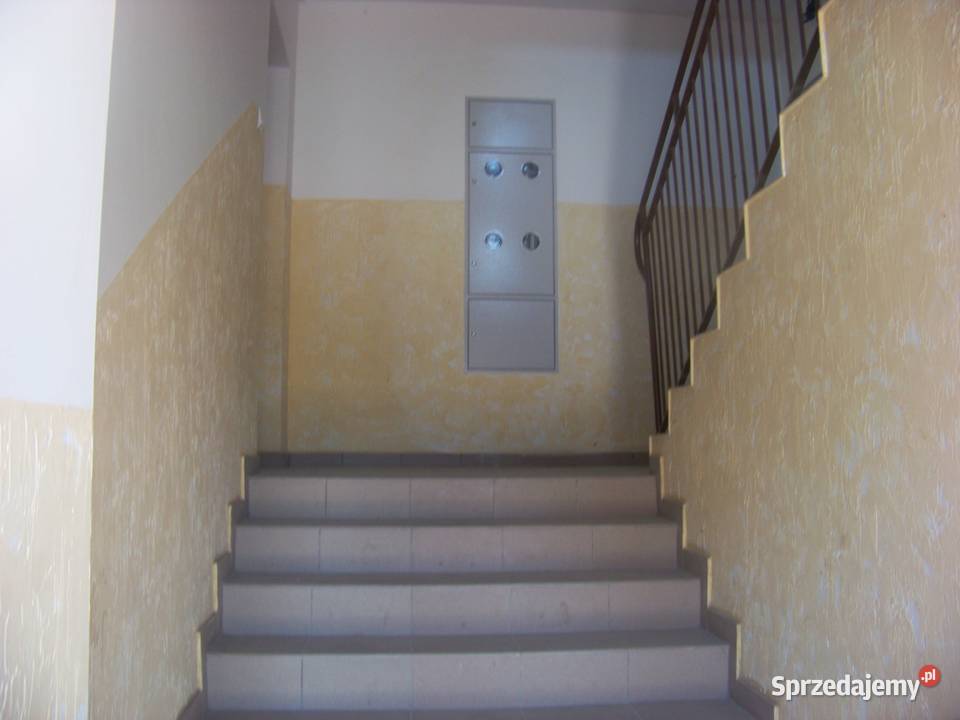 Sprzedam mieszkanie 7743 m2 3 pokoje PODŁAWKI oddzielna kuchnia Podławki