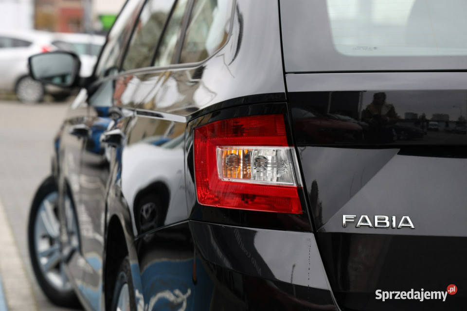 koda Fabia 10 95 uszkodzona serwisowany w ASO 300220km Tychy