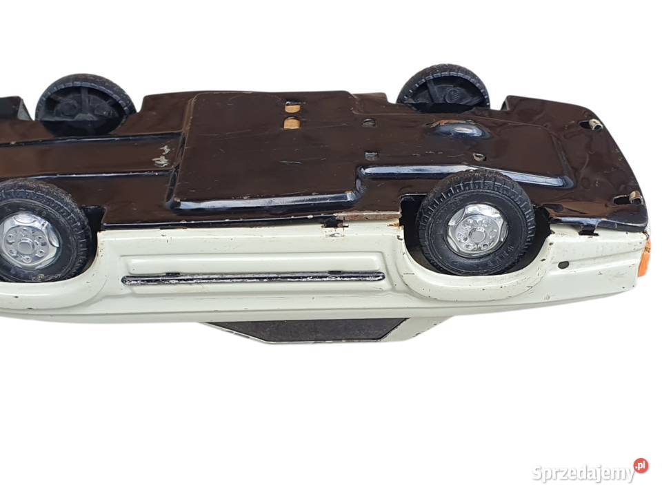 Stara zabawka metalowy blaszany model samochodu Cieszyn