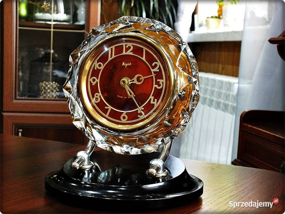 Zegar kryształowy Majak radziecka elegancja lat Żary