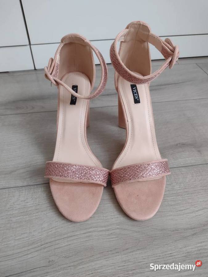 Sandały na obcasie słupek różowe błyszczące r40 26cm lubelskie Puławy