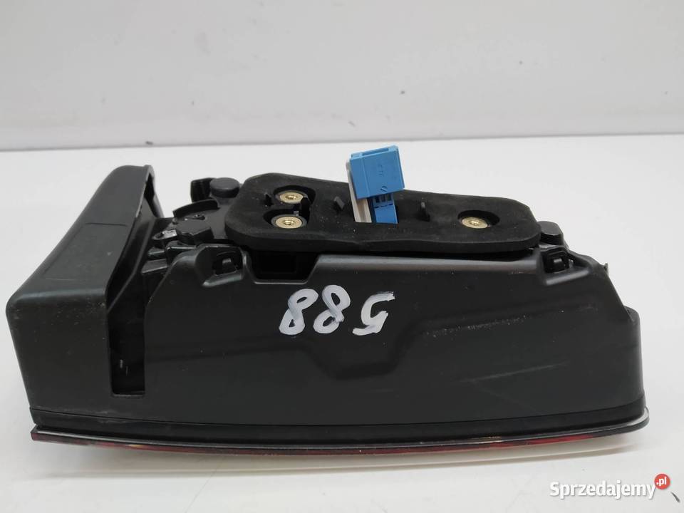 LAMPA TYŁ W KLAPĘ PRAWA HB SEDAN 3P3945308 Skoda świętokrzyskie sprzedam