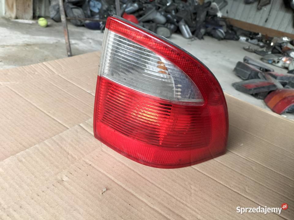 SAAB 95 95 LAMPA TYŁ TYLNA PRAWA Prawe lubelskie Kamień-Kolonia