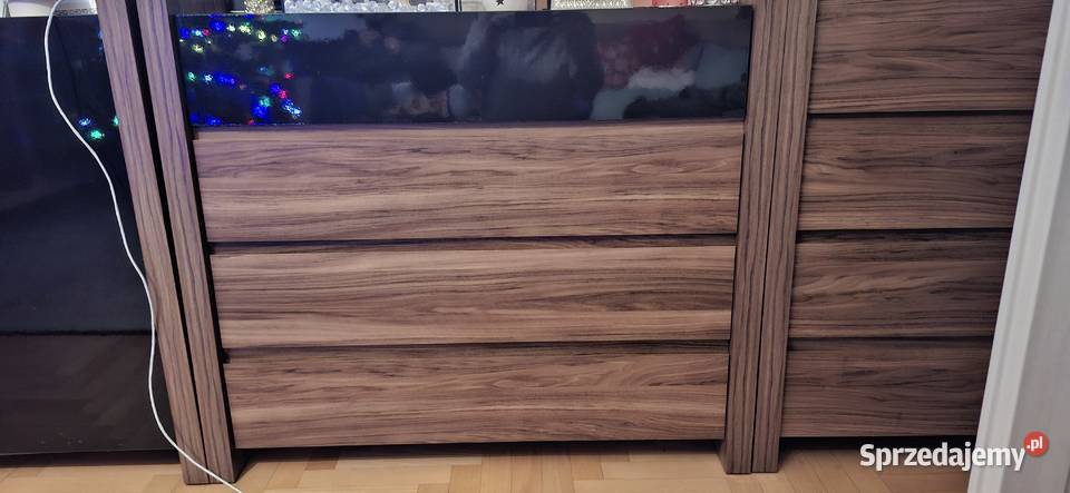 Komoda 4 szuflady sprzedam