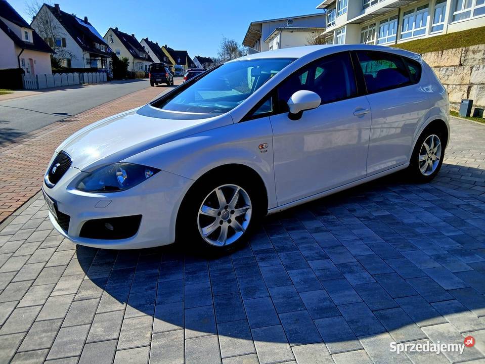 SEAT LEON 6Biegów Tempomat PodgrzewaneFotele światła LED Leon śląskie Katowice