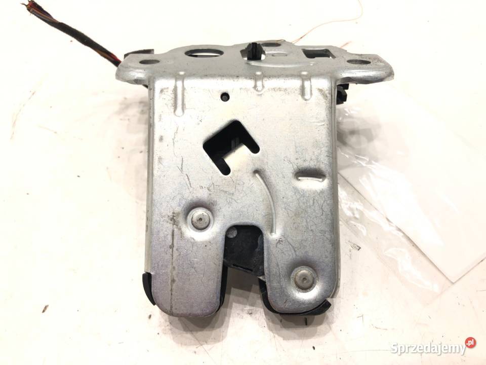 ZAMEK KLAPY TYŁ VW JETTA IV SedanLimuzyna podkarpackie