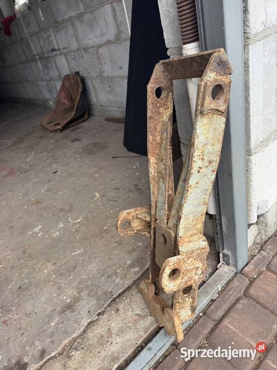 Rama zaczepu dolnego Ursus C 330 Kłaj