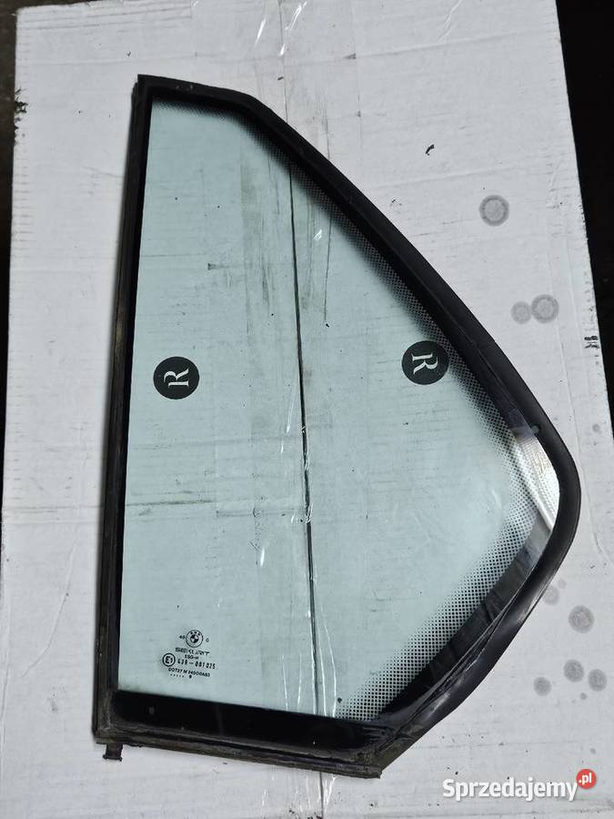 Szyby trójkątne tylnych drzwi Bmw e32 Lublin
