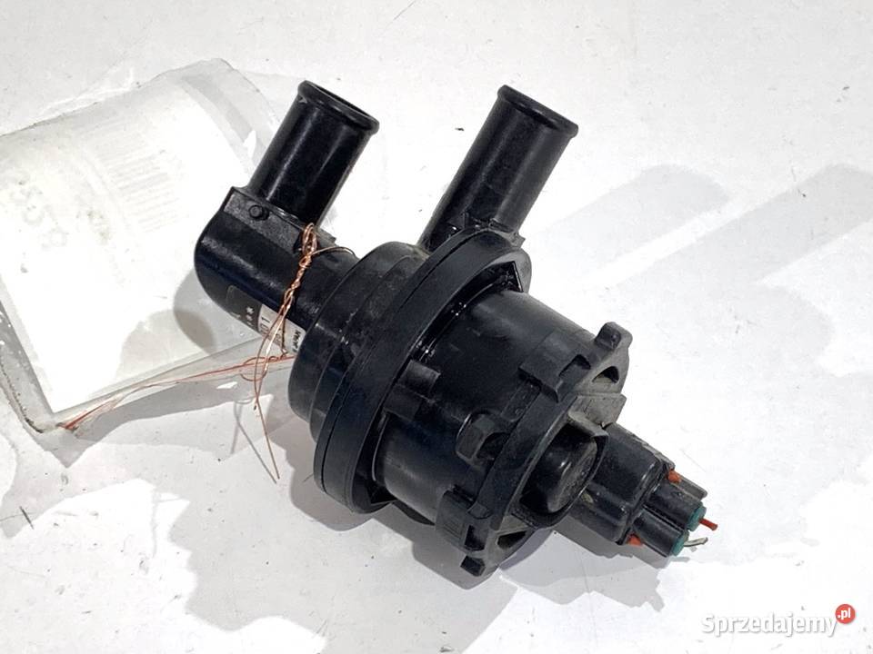 DODATKOWA POMPA WODY TOYOTA RAV 4 IV 0641001301 sprzedam