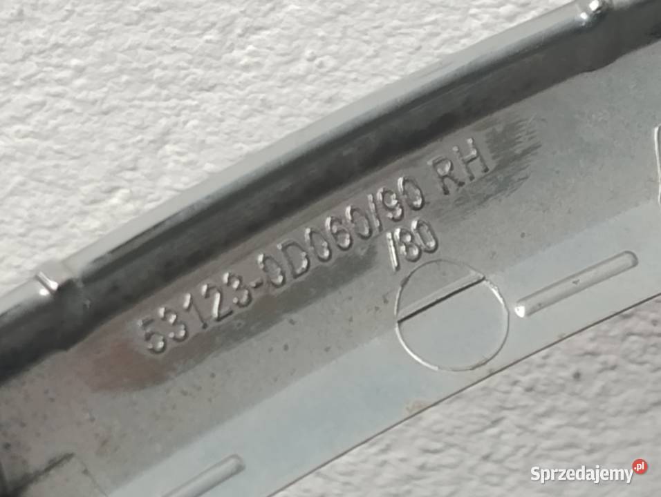 Listwa zderzaka Toyota Yaris Listwy i nakładki