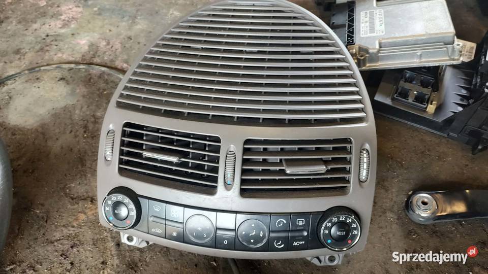 Panel nawiewu kratki nawiewu Mercedes w211 e Książ Wielkopolski