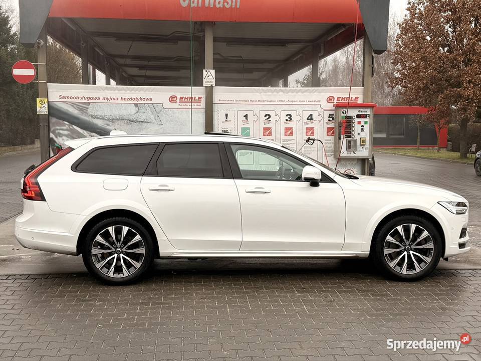 Volvo V90 Cross Country I Właściciel Salon Rok produkcji 2023 Gdańsk