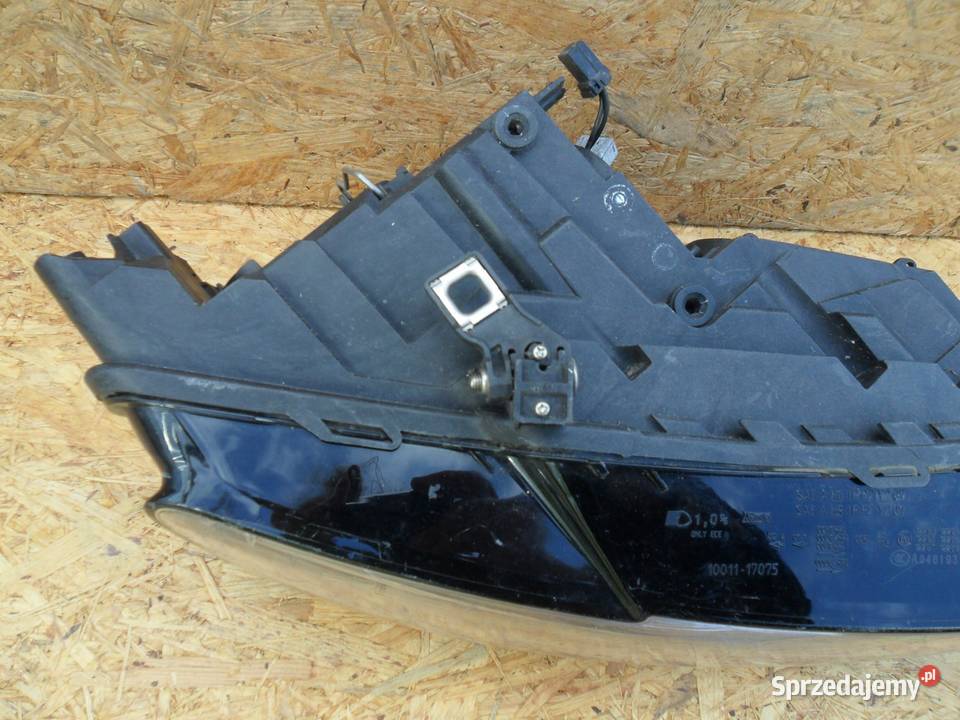 AUDI Q5 LAMPA REFLEKTOR PRAWY XENON Nowy Tomyśl