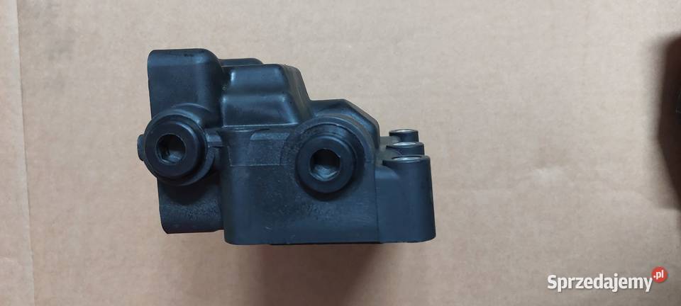 Obudowa z termostatem Perkins JCB MANITOU Układ chłodzenia Układ chłodzenia Porąbka